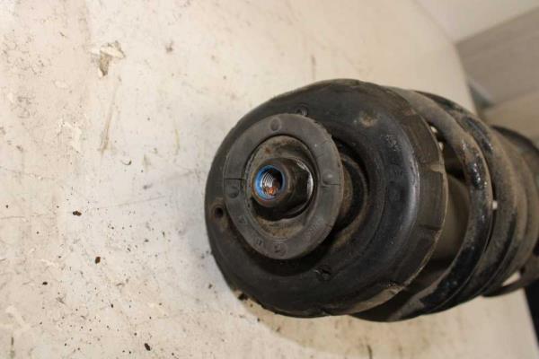 AMORTISSEUR AVANT GAUCHE CITROEN C3 11/2009-2016 - Vue 2